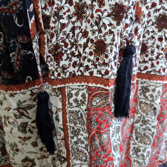 Bailey + Chloe Floral Paisley Boho Peasant Blouse Size Large - Picture 4 of 10